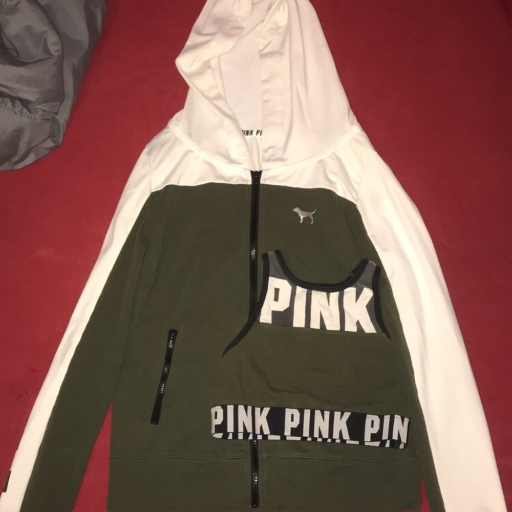 Zip up jacket and sports bra set